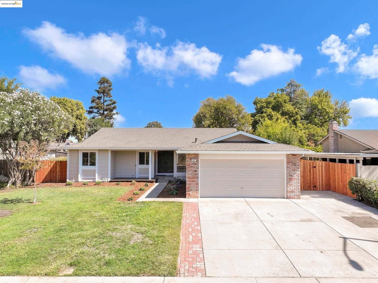 630 Heather Pl - Photo 6 of 35