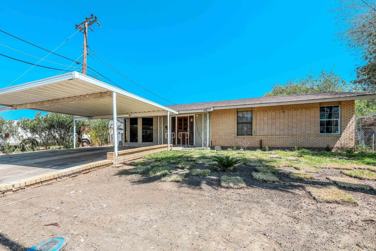 806 E Bustamante St - Photo 2 of 22