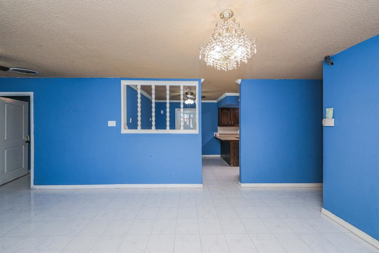 806 E Bustamante St - Photo 5 of 22