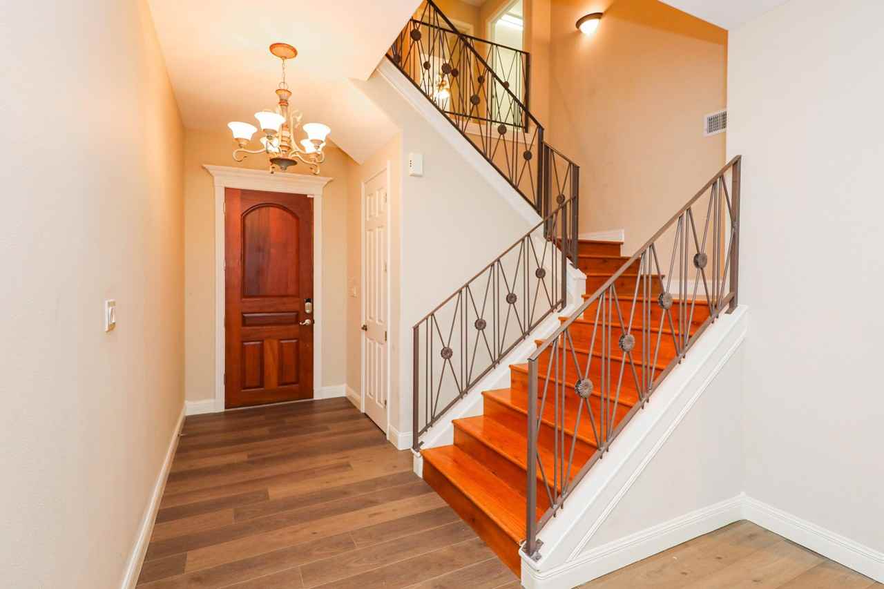 7205 Lake Victoria Road - Photo 3 of 30