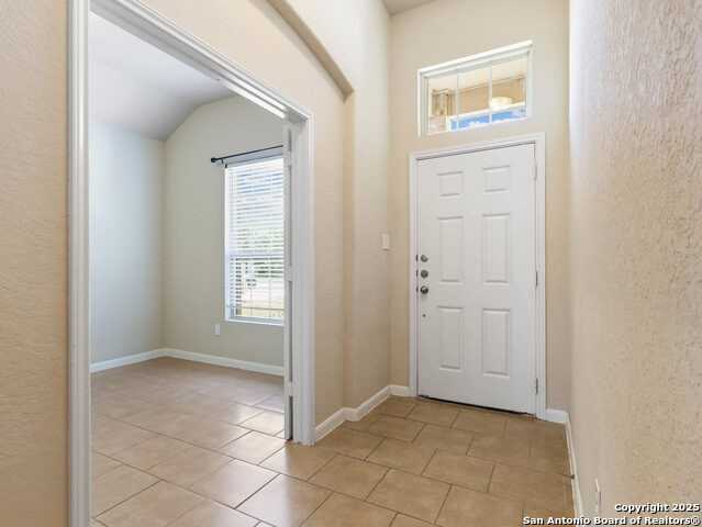 819 Highland Vista - Photo 4 of 25