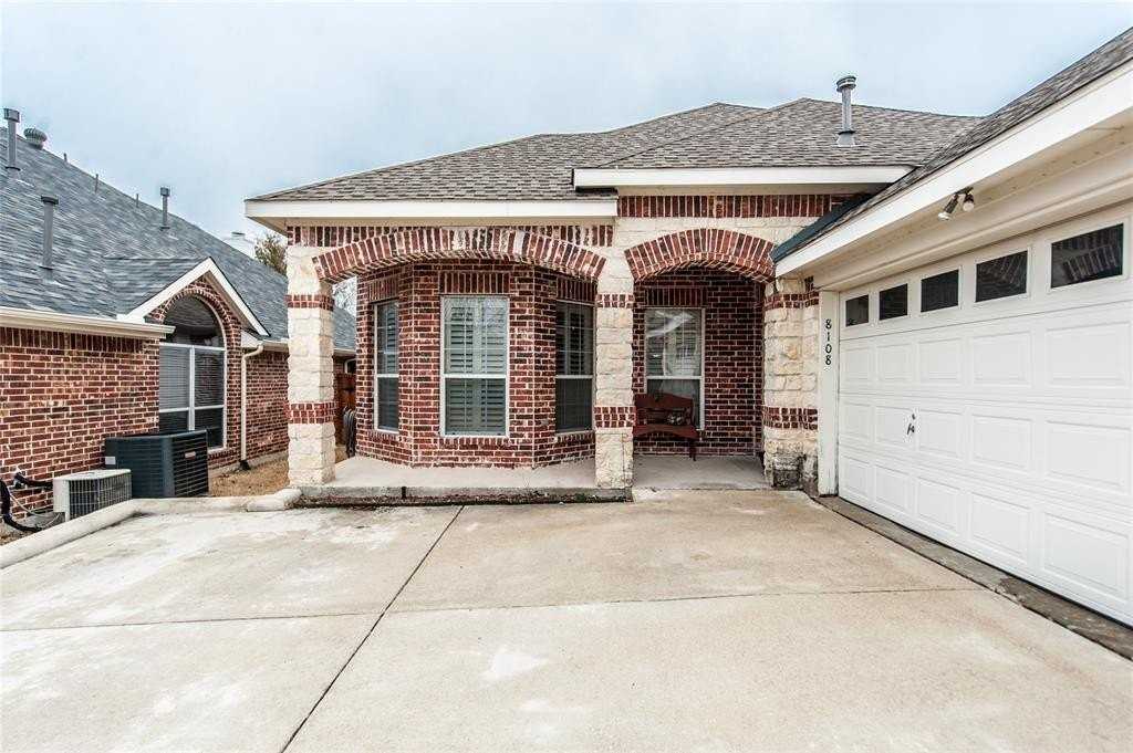 8108 Twin Oaks Dr - Photo 2 of 28