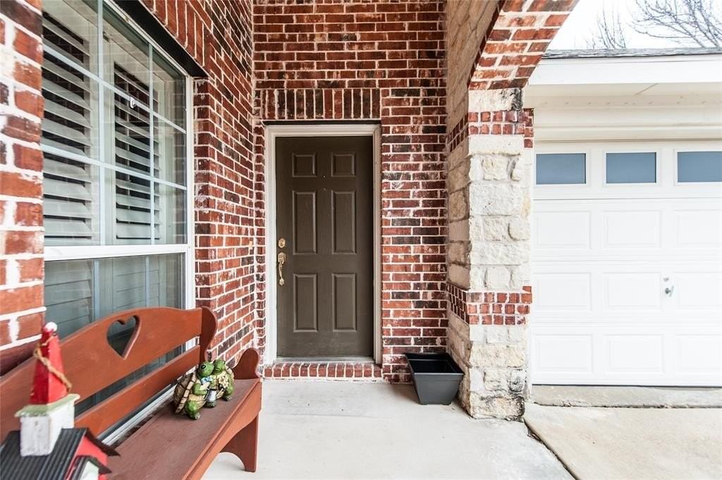 8108 Twin Oaks Dr - Photo 3 of 28