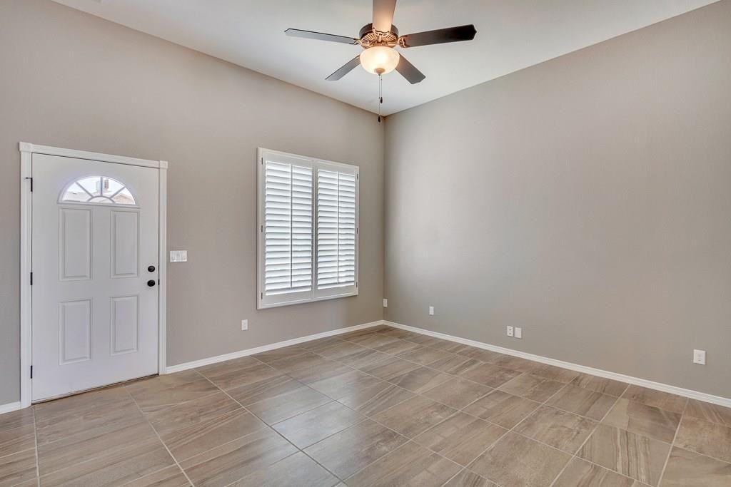 6081 Vintage St - Photo 3 of 37