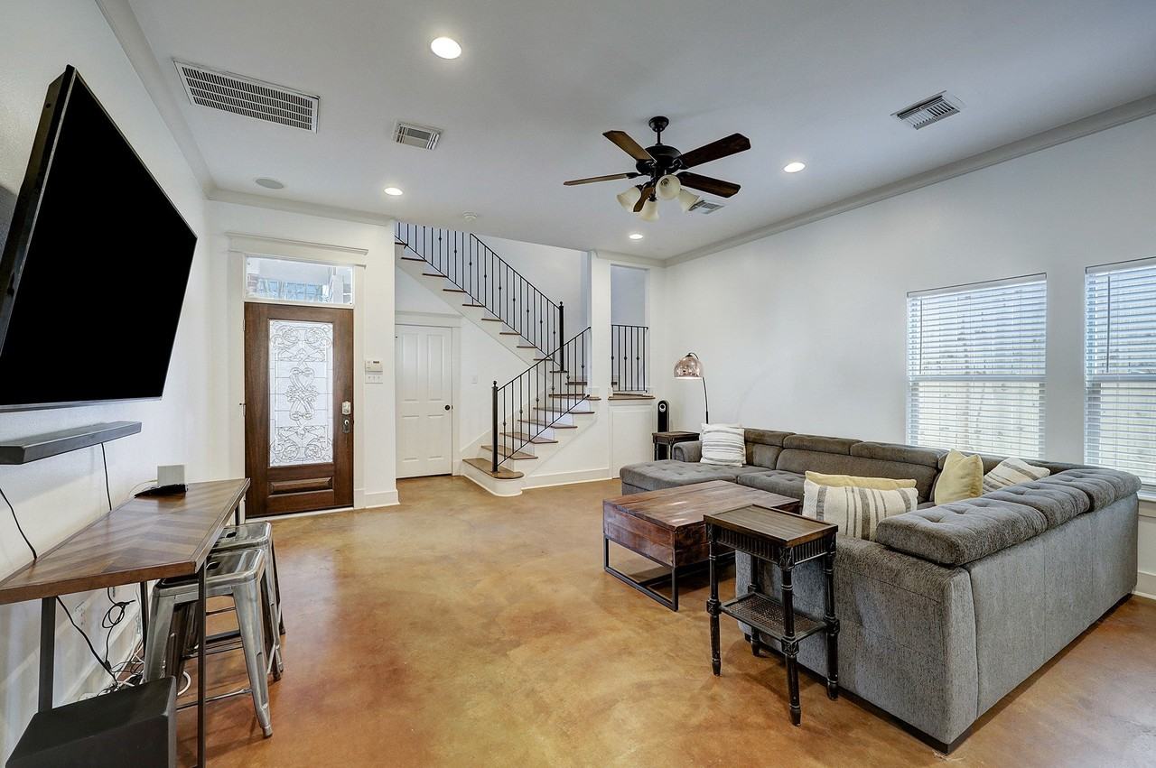 919 West 23rd Street - Photo 6 of 28