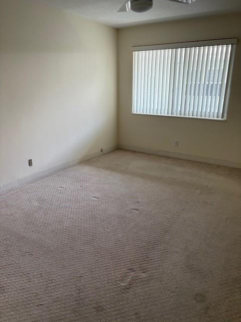 2753 Ne 28th St - Photo 5 of 9