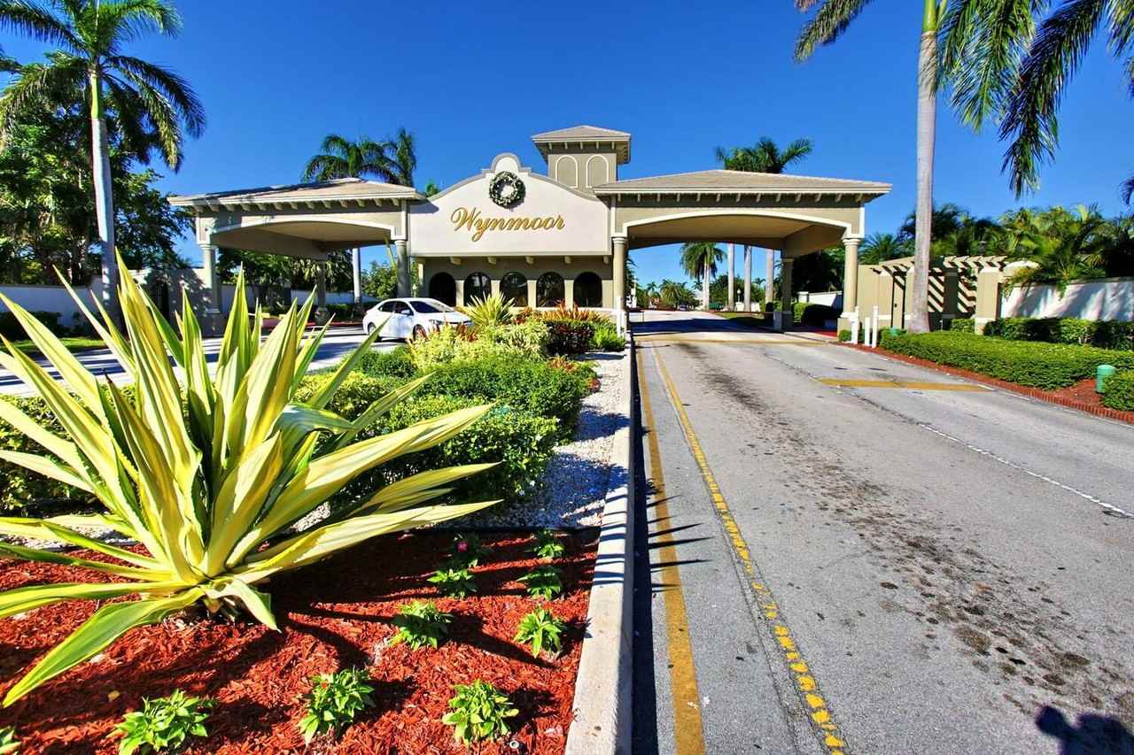 3003 Portofino Isle - Photo 4 of 46