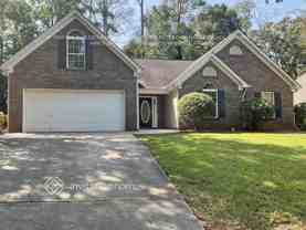 303 Peachtree Cir - Photo 1 of 1