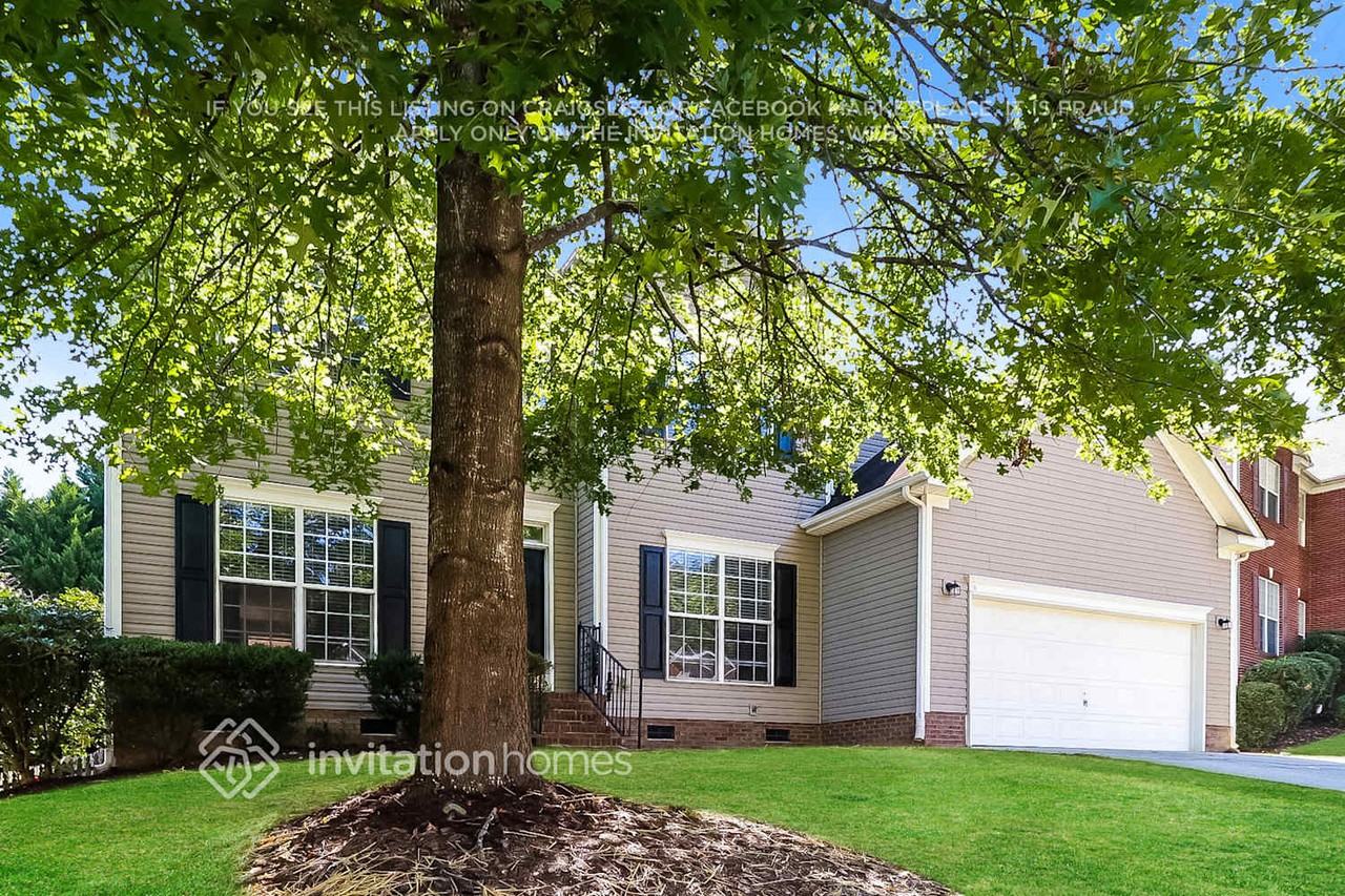 2201 Baggins Ln - Photo 4 of 18