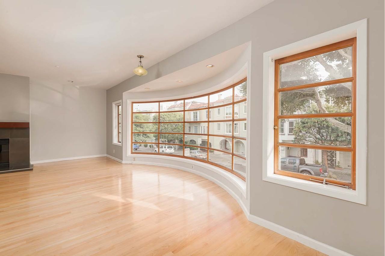 3009 Baker St - Photo 2 of 23