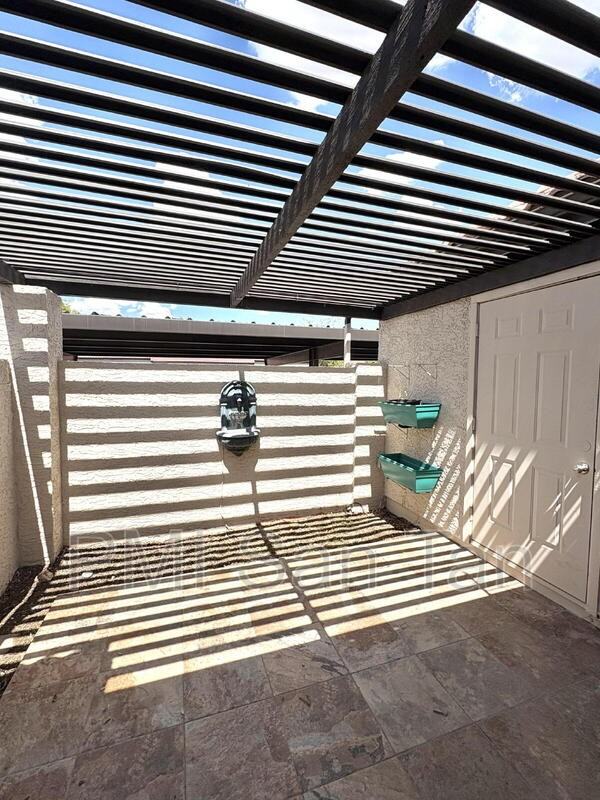 2127 E 10th St #1 - Photo 2 of 7