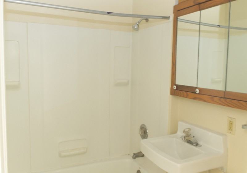 1629 Washington St - Photo 5 of 7