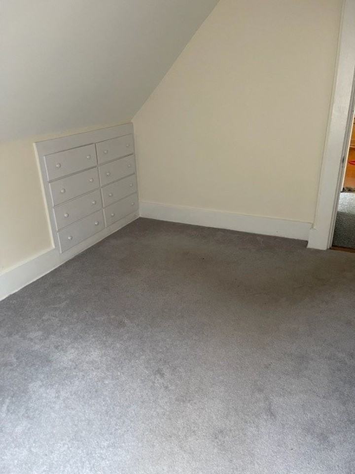 260 Lowell Ave - Photo 4 of 9