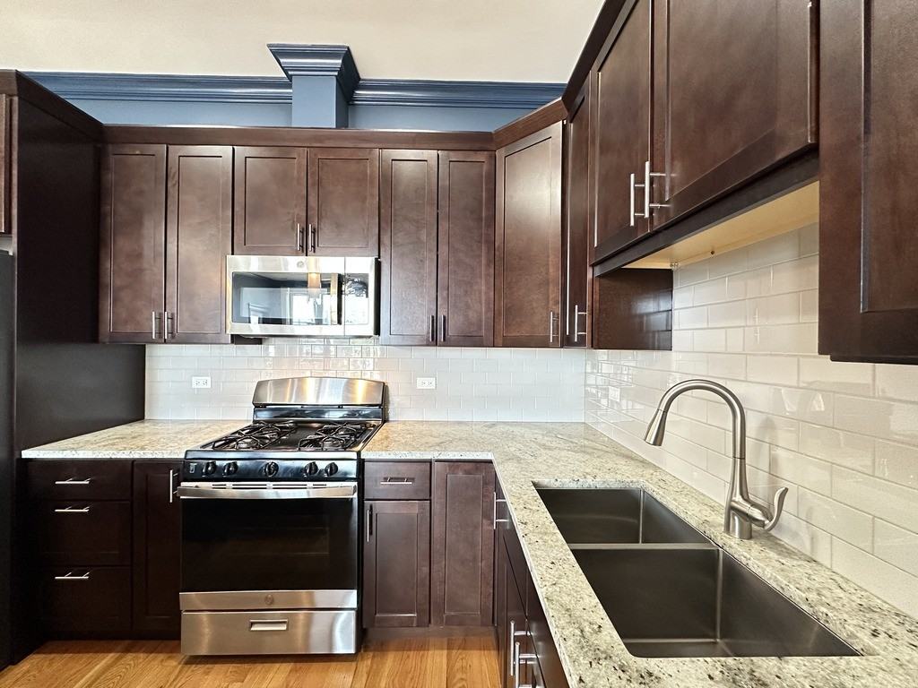 520 North Western Avenue #4B - Photo 3 of 20