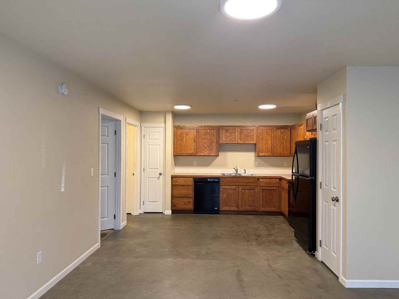 475 Elliot - Photo 2 of 20