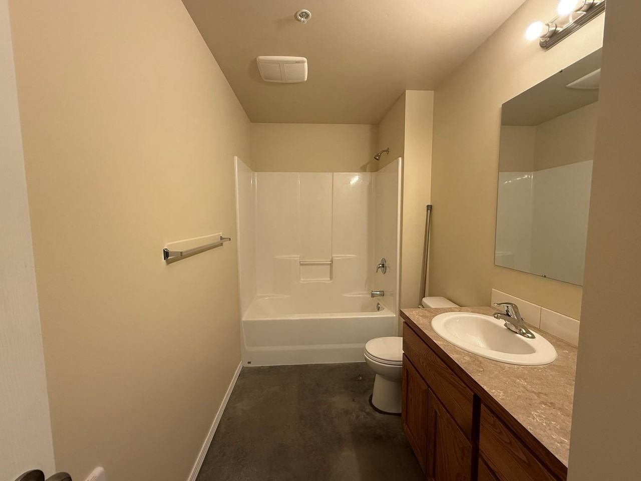 475 Elliot - Photo 4 of 20