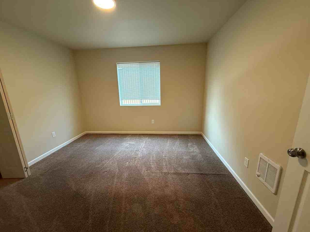 475 Elliot - Photo 5 of 20