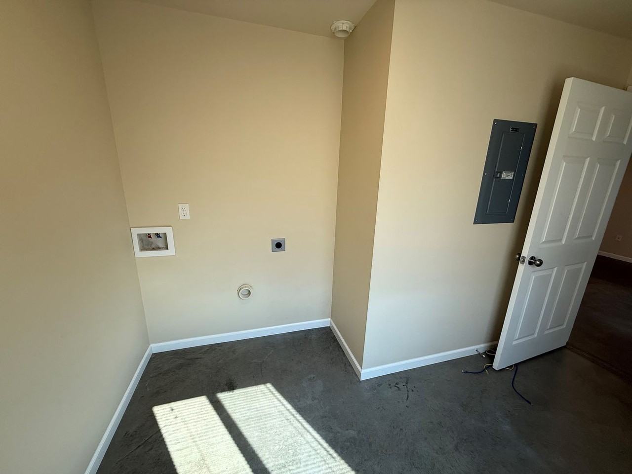 475 Elliot - Photo 6 of 20