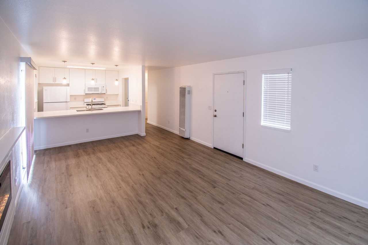 Oak Park Village Apartments - Photo 3 of 22