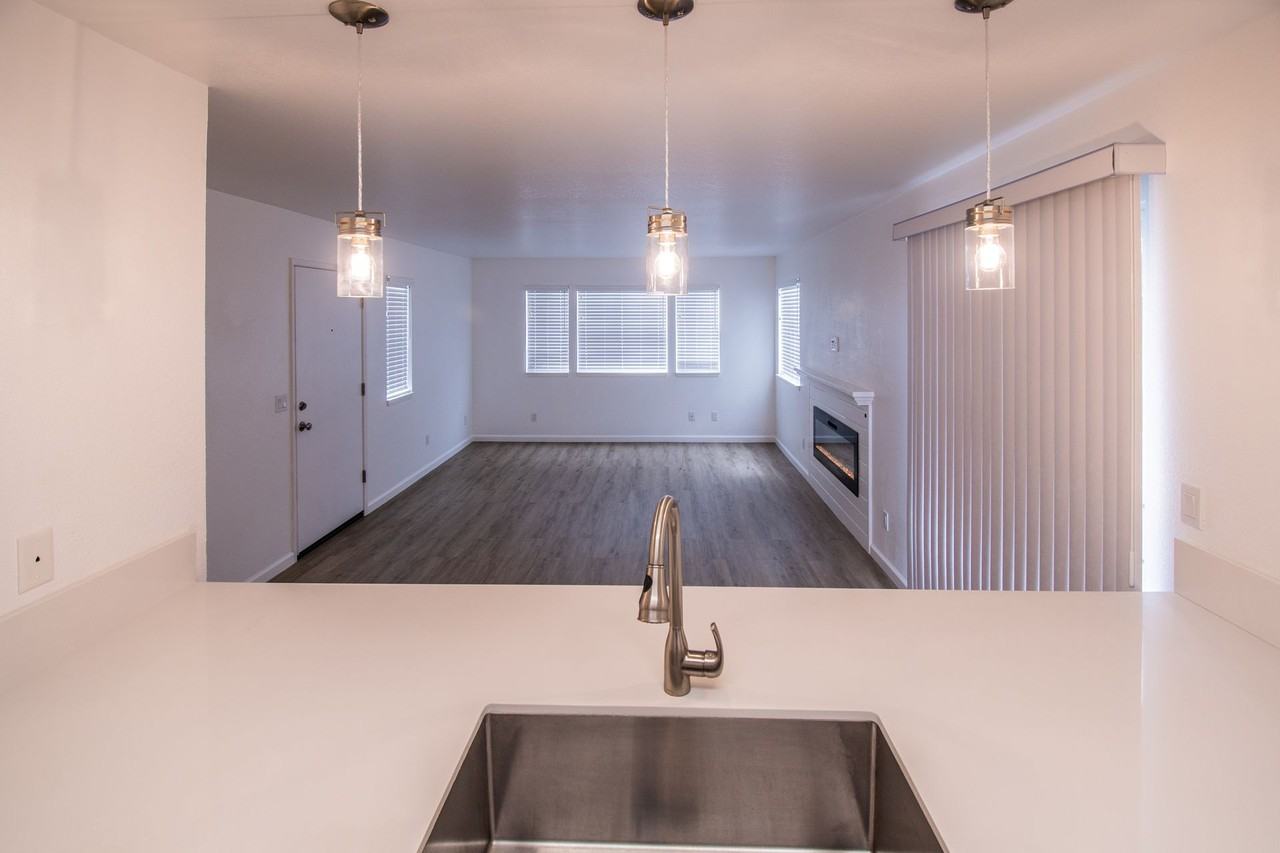 Oak Park Village Apartments - Photo 5 of 22