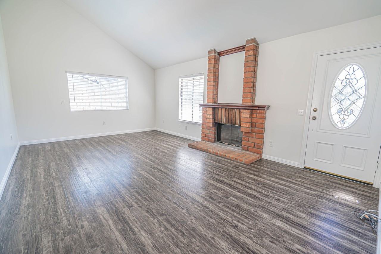 29710 Grandifloras Rd - Photo 2 of 20