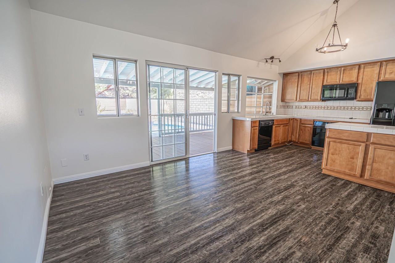 29710 Grandifloras Rd - Photo 3 of 20