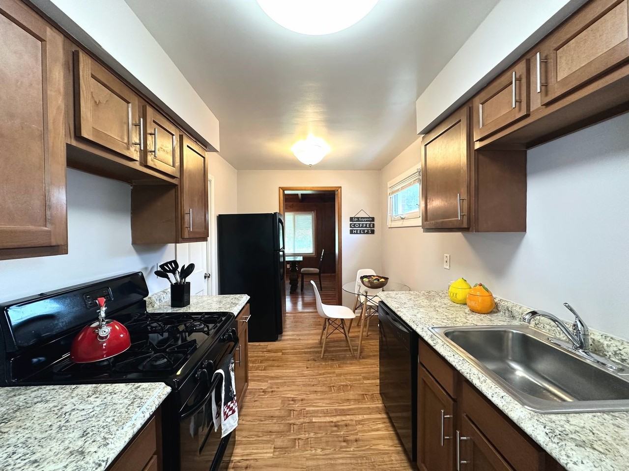 23781 Hartland Dr - Photo 2 of 17