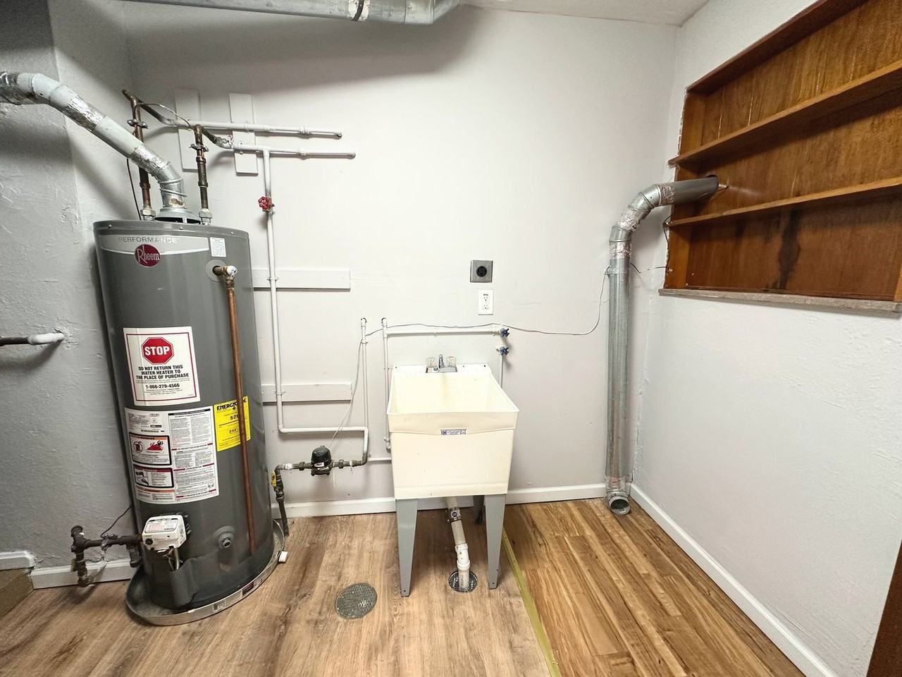 23781 Hartland Dr - Photo 6 of 17