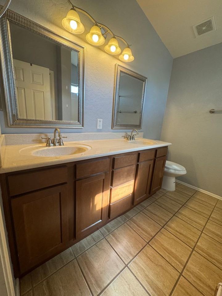 17233 W Banff Ln - Photo 5 of 10
