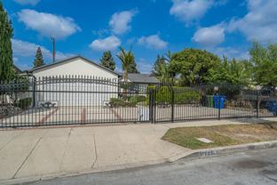 11229 Blythe St - Photo 1 of 1