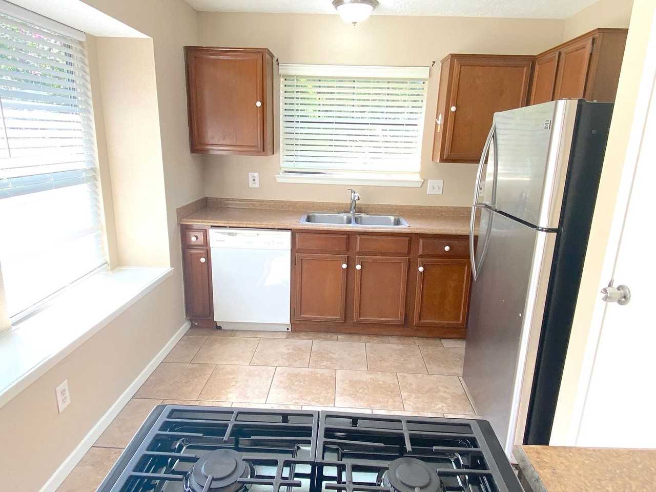 5259 Beaverbrook Dr - Photo 5 of 22