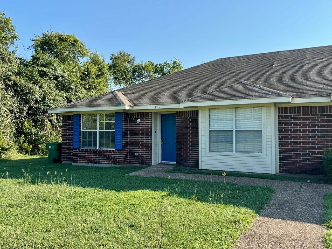 215 Cathy Drive - Photo 2 of 12