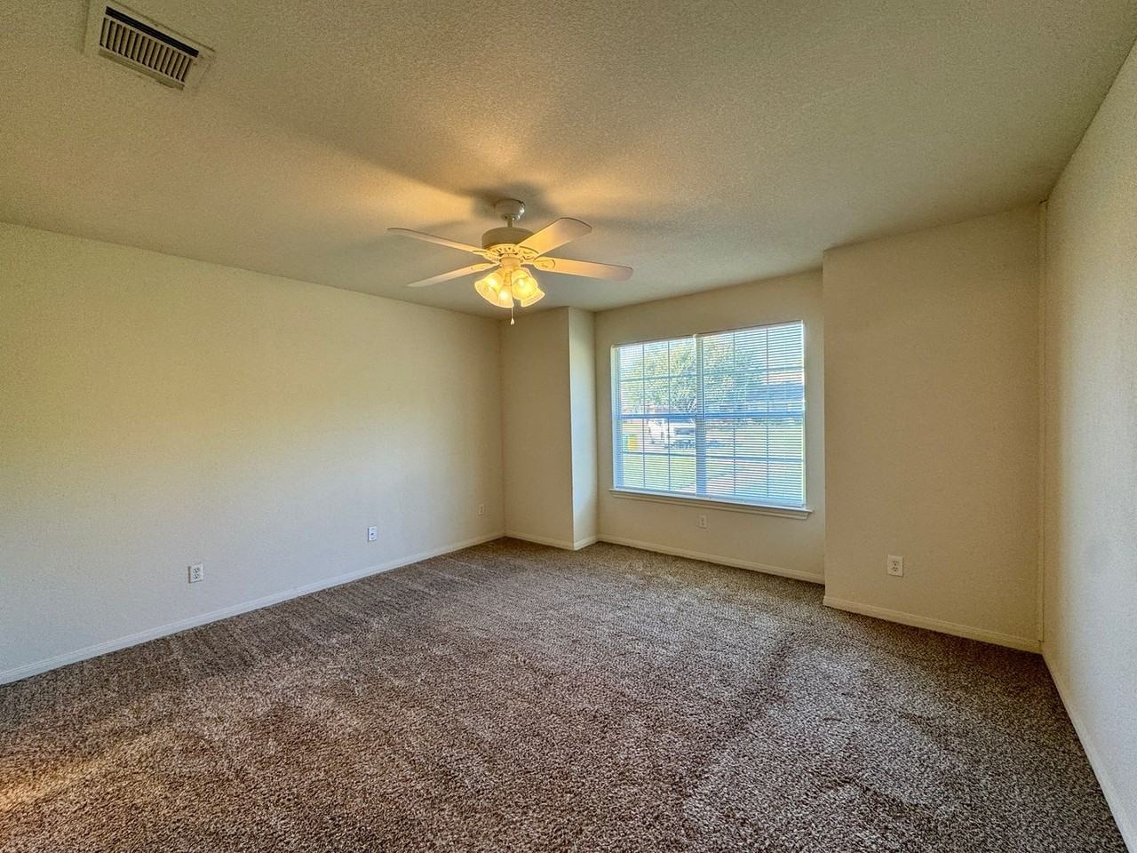 215 Cathy Drive - Photo 5 of 12