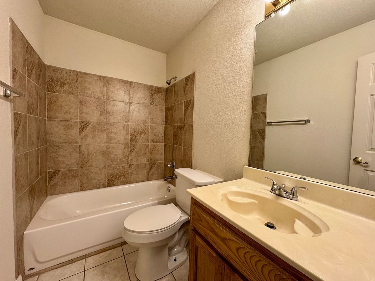 215 Cathy Drive - Photo 7 of 12