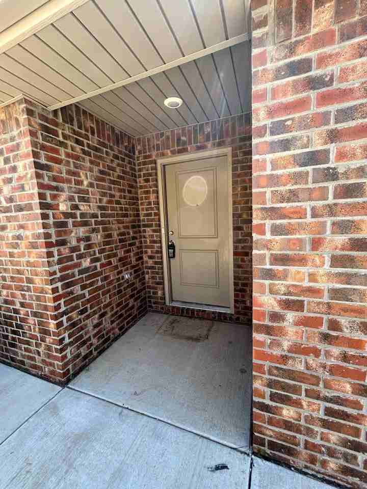 2110 2110 N. Avenue J - A #A - Photo 2 of 10