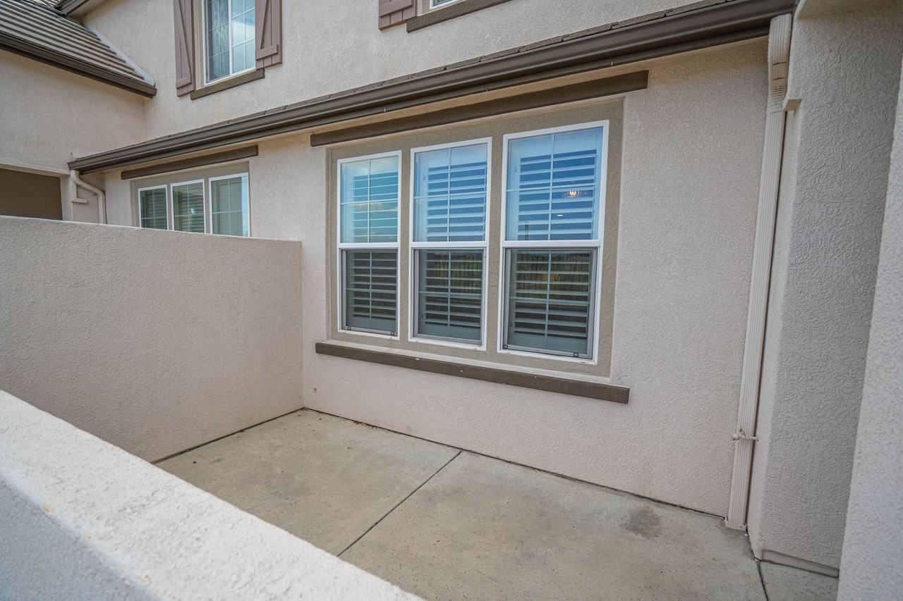 28616 Pietro Dr - Photo 2 of 24