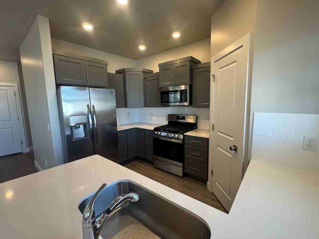 263 E 3100 N - Photo 6 of 21