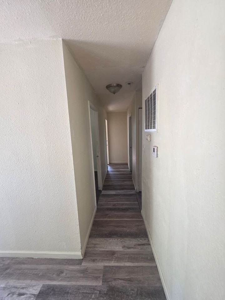 72 West Adams Drive - Photo 3 of 9