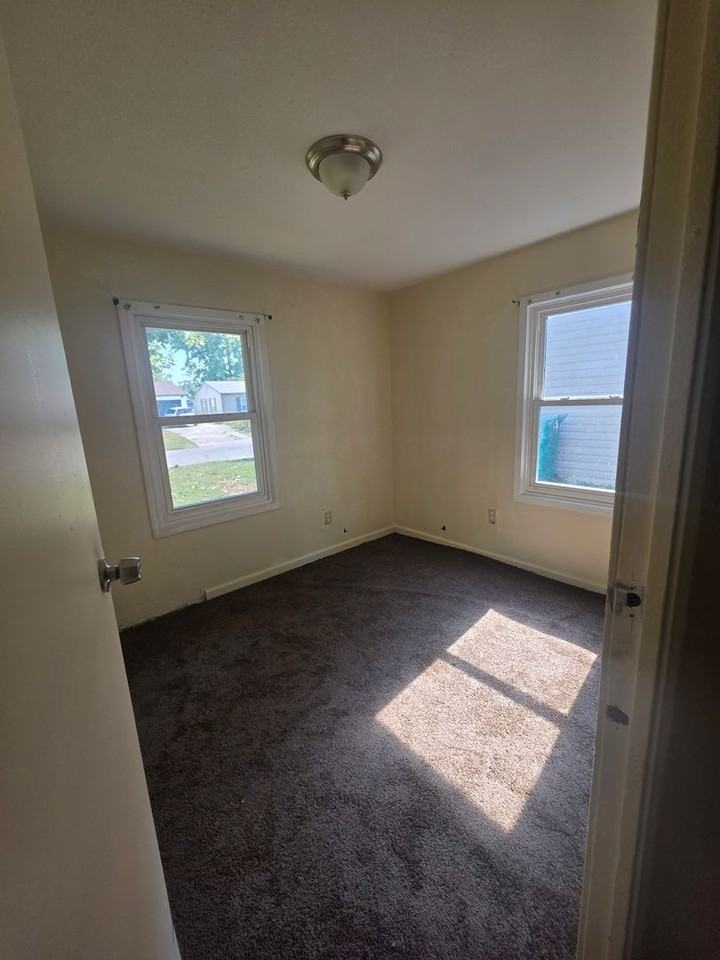 72 West Adams Drive - Photo 6 of 9