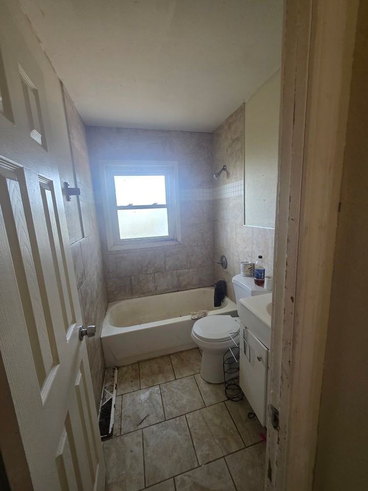 72 West Adams Drive - Photo 7 of 9