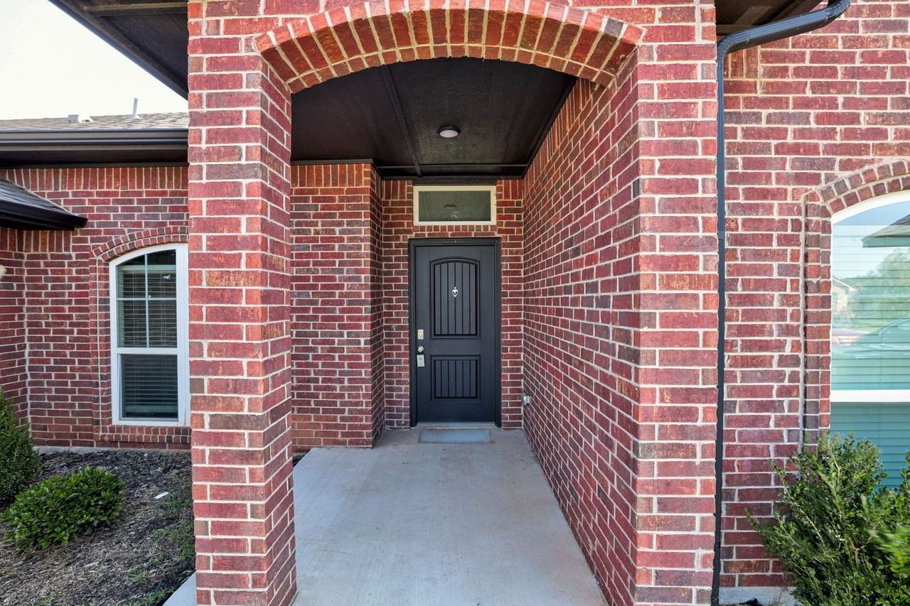 2321 Norwood Dr - Photo 5 of 45