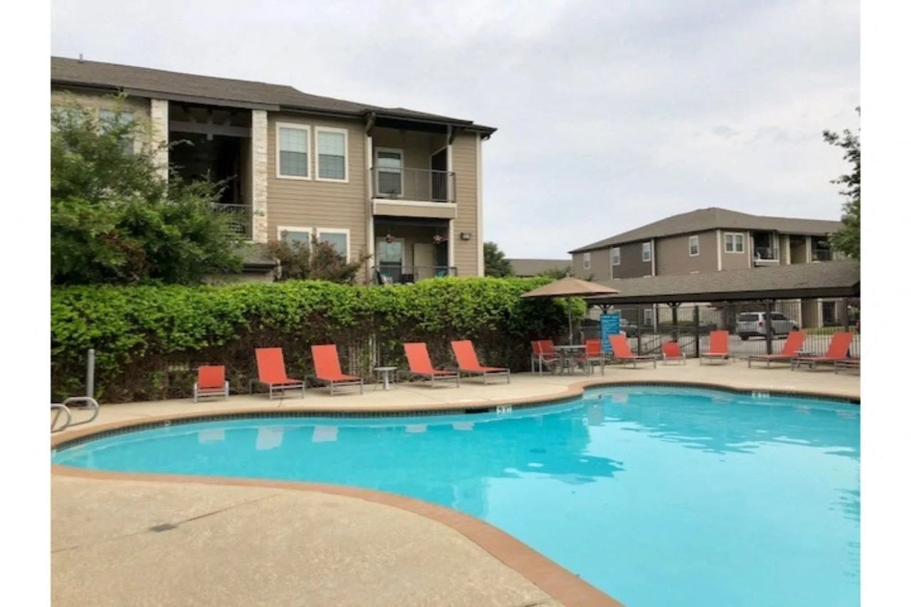 S Walnut Ave - Photo 2 of 7