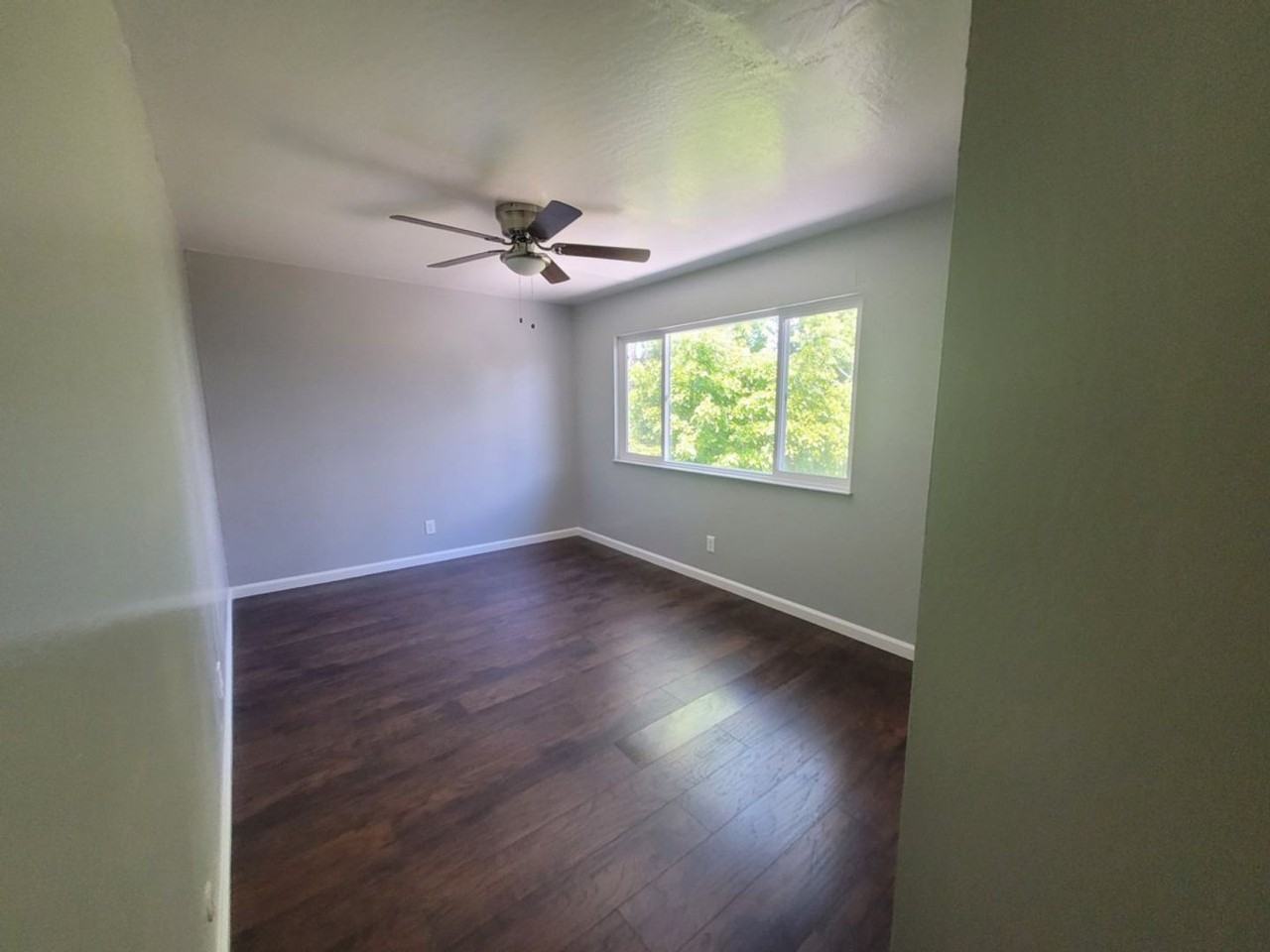 1533 Harmon St - Photo 6 of 6