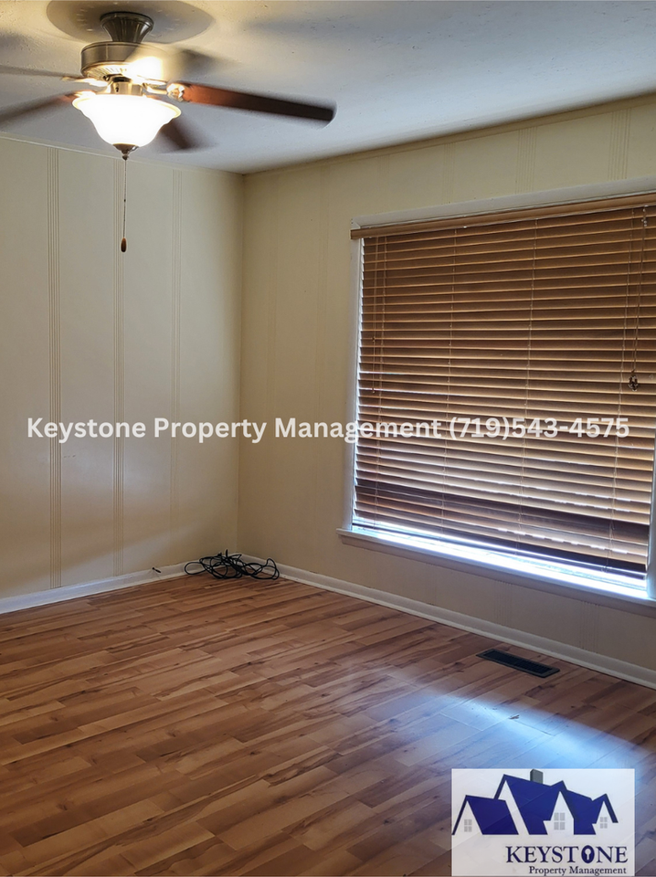 411 West 12th Street - Photo 4 of 12