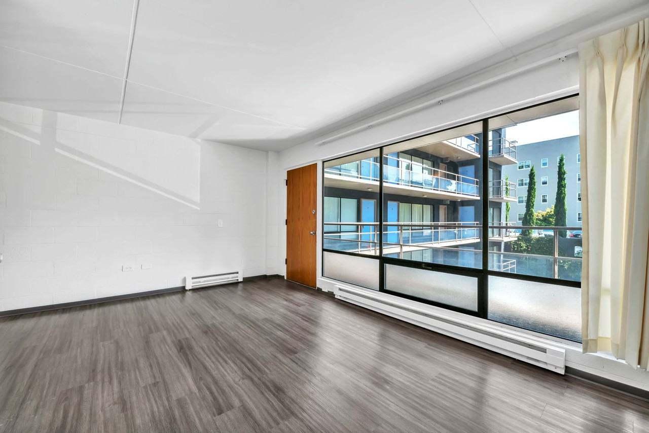 2065 NW Flanders St - Photo 6 of 10