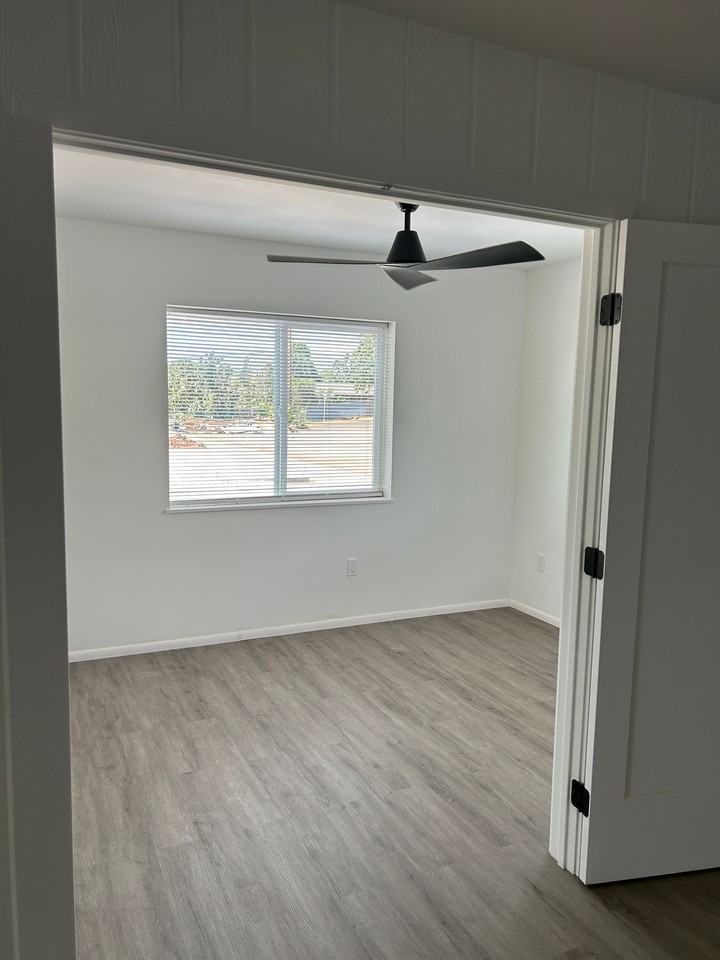 Lahaina Terrace- Ocean Front!! - Photo 5 of 11