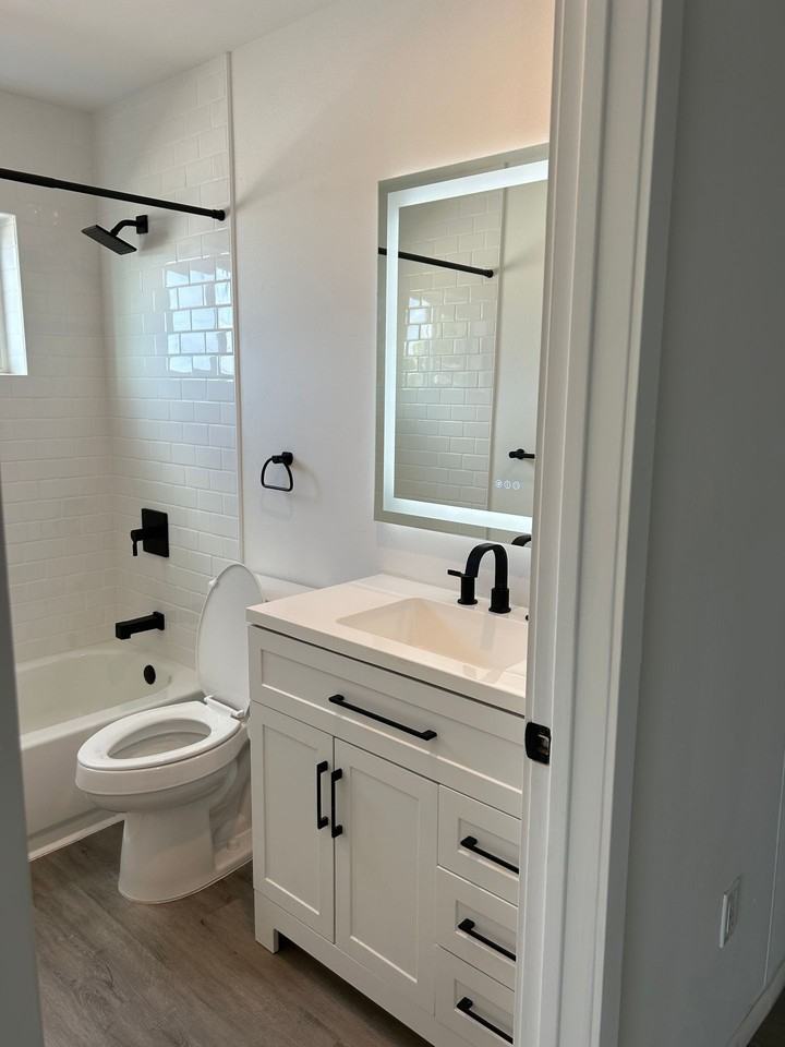 Lahaina Terrace- Ocean Front!! - Photo 7 of 11