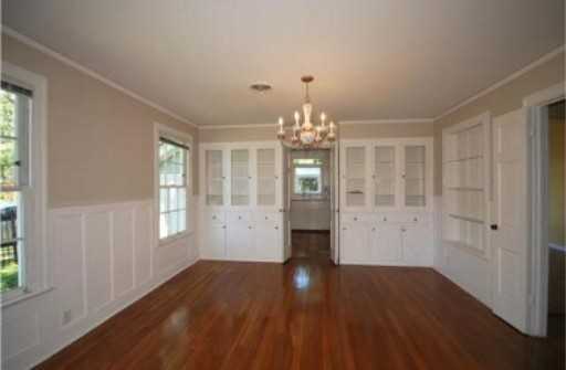 1114 W 22nd St - Photo 5 of 33
