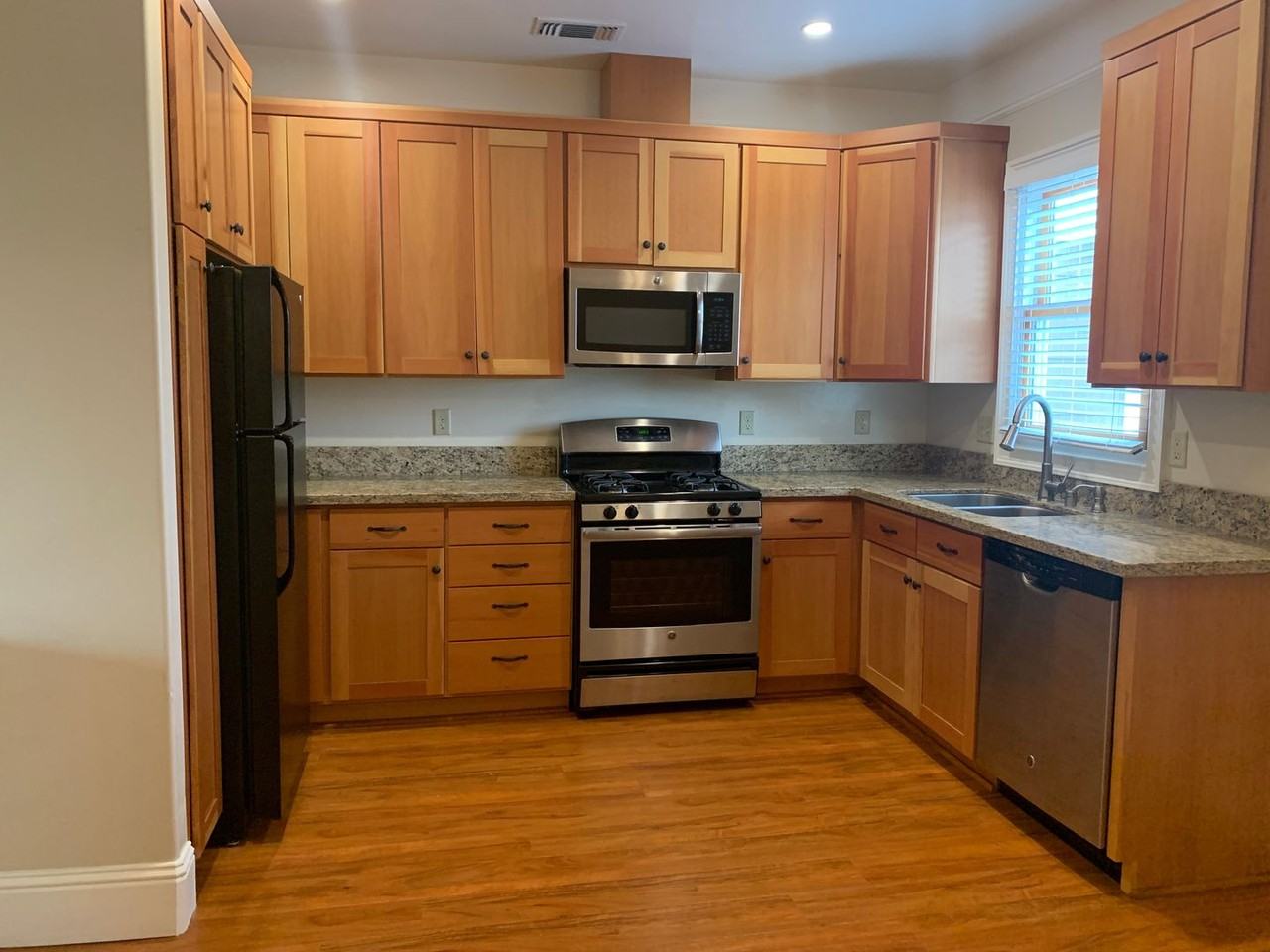 611 D STREET #A-D - Photo 3 of 12