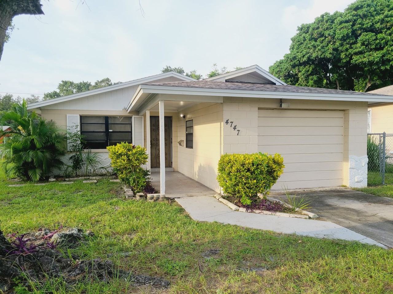 4747 15th Ave S - Photo 2 of 33